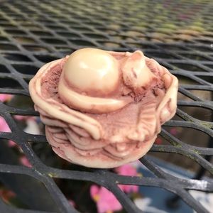 Vintage Tiny Brown Georgia Marble Cat Kitten in Basket Figurine 1 1/2” Diameter